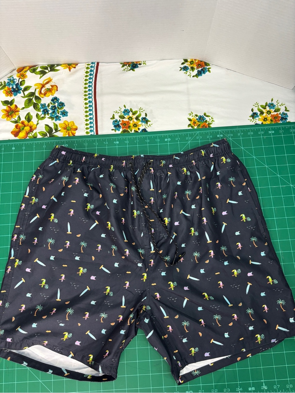 burnside Men’s XL Black Swim Trunks with Pastel Tropical Icons Palm Trees Birds